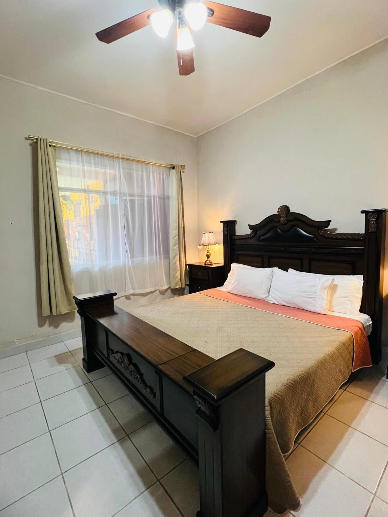 Hosteria Casa Marquez León Eksteriør bilde
