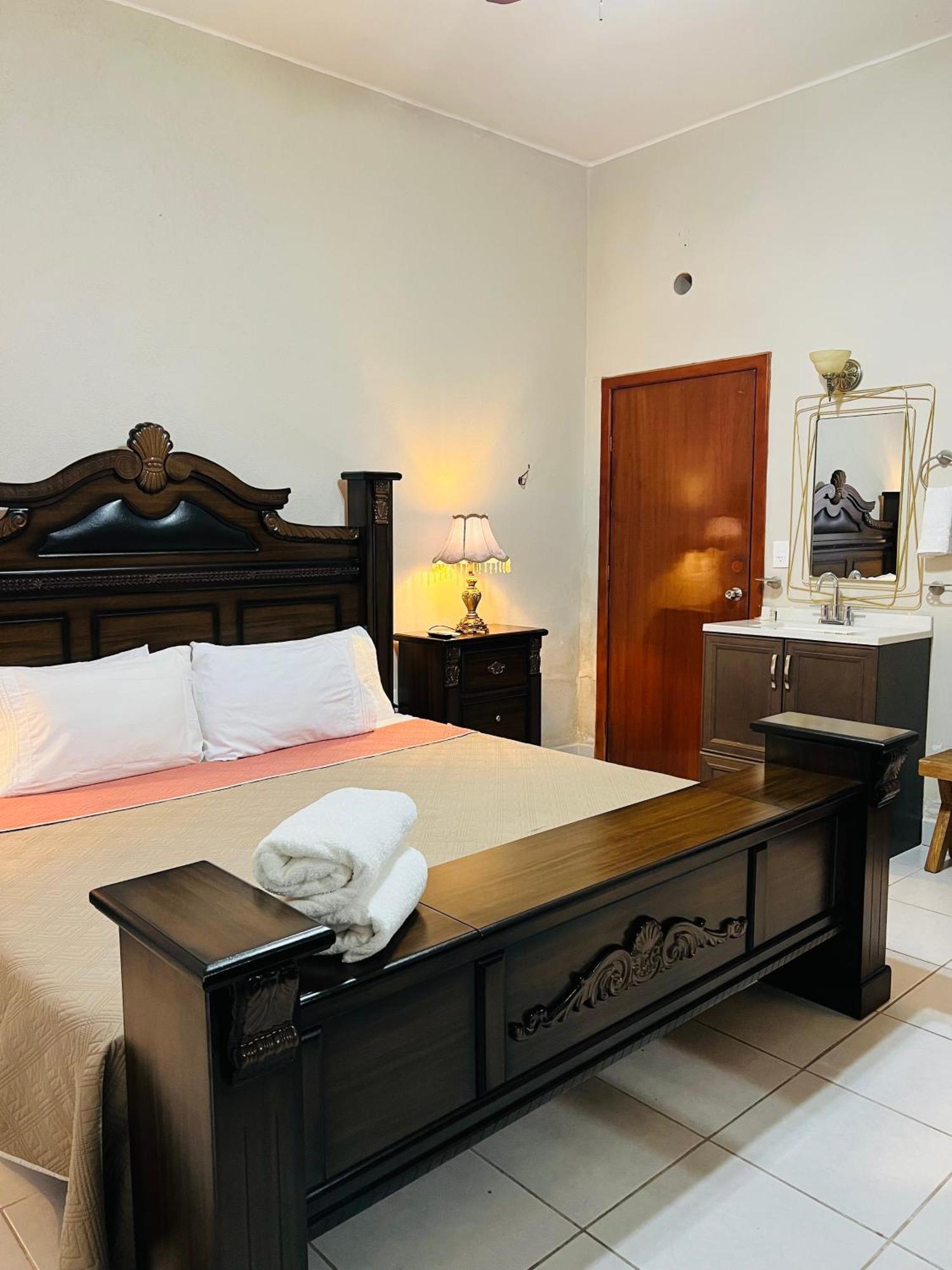 Hosteria Casa Marquez León Eksteriør bilde