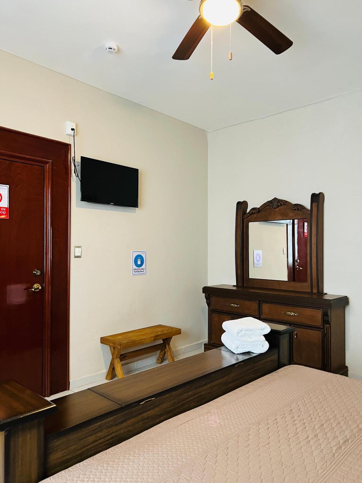 Hosteria Casa Marquez León Eksteriør bilde